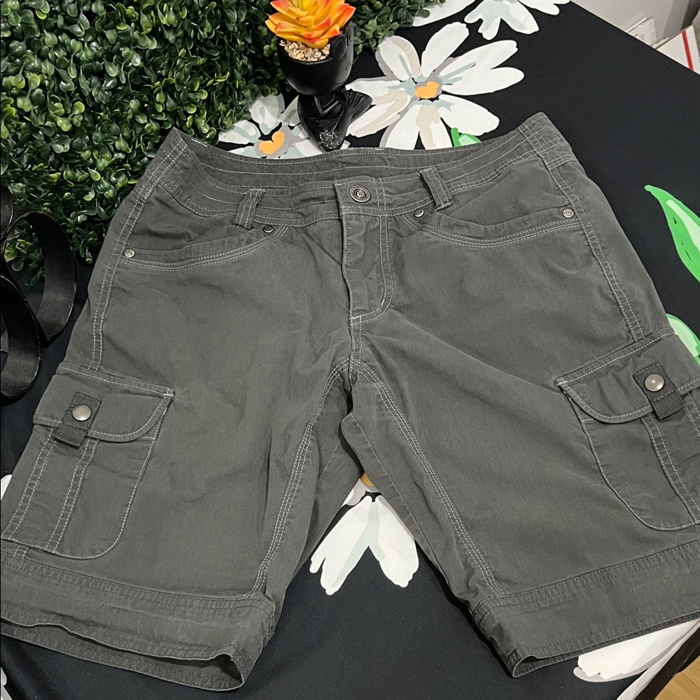 Kuhl Women's Charcoal Patina dyed Cargo Shorts, Size 4